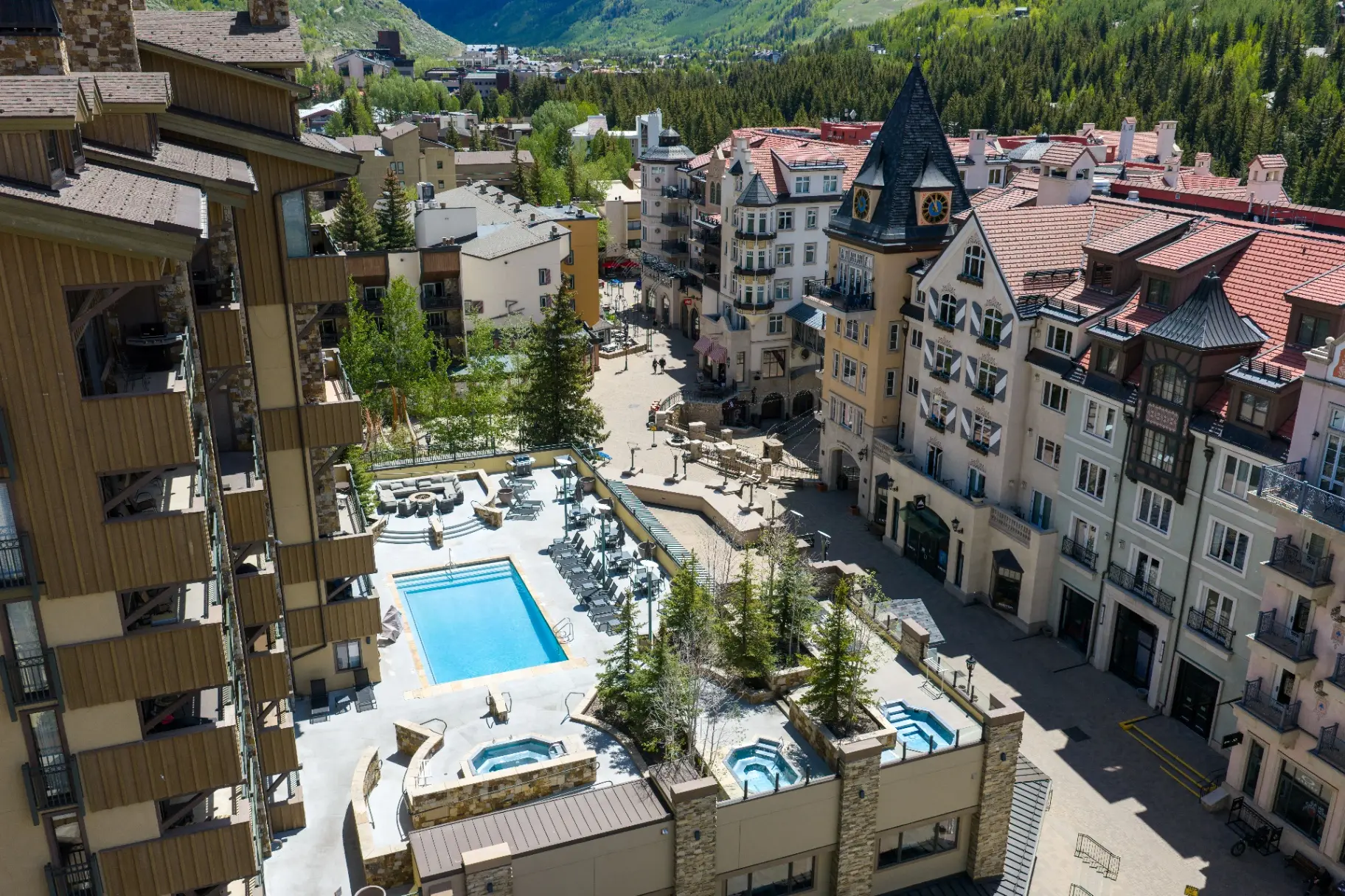 Pool deck, hot tubs, and Lionshead Village from above